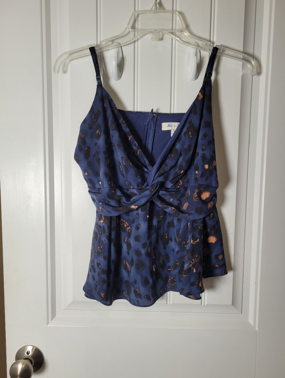 She & Sky Sleeveless Navy Blue Twist-Front Tank Top Leopard print. Size Medium